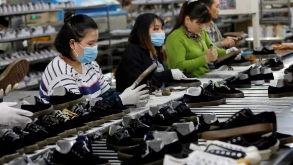 预警！鞋业代工巨头收入仍在下滑！